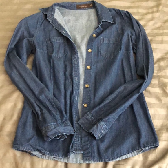 The limited light Jean shirt! - Picture 2 of 5